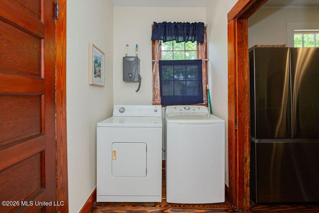 203 Jeff Davis Avenue, Waveland, MS 39576