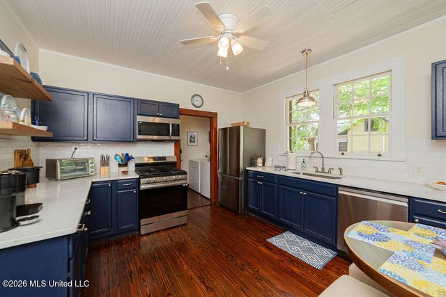 203 Jeff Davis Avenue, Waveland, MS 39576