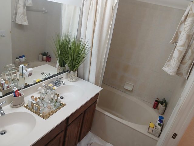 21135 NW 14th Place 3, Miami Gardens, FL 33169