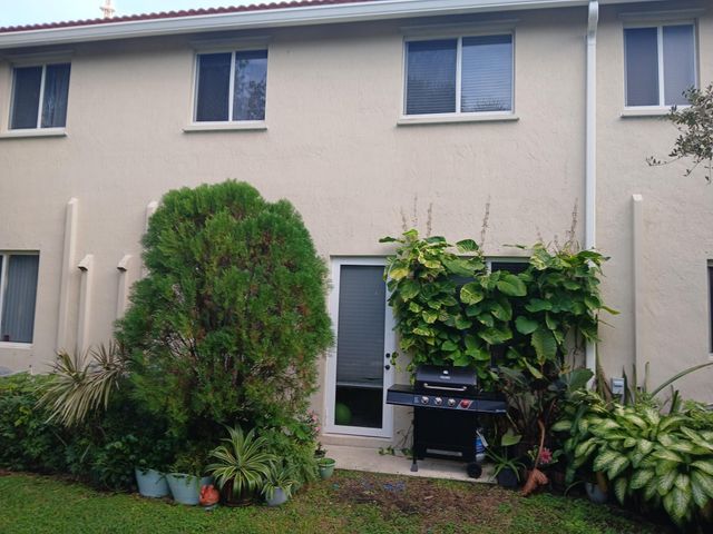 21135 NW 14th Place 3, Miami Gardens, FL 33169