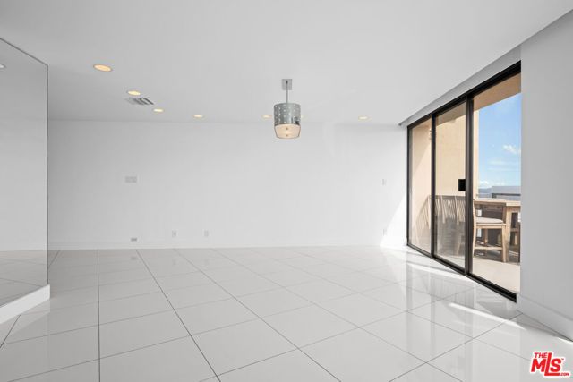 4267 Marina City Dr, Marina Del Rey, CA 90292