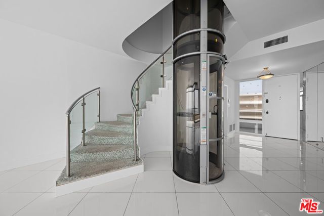 4267 Marina City Dr, Marina Del Rey, CA 90292