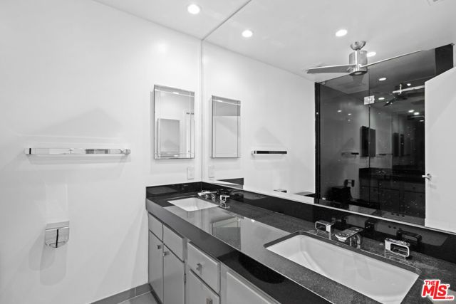 4267 Marina City Dr, Marina Del Rey, CA 90292