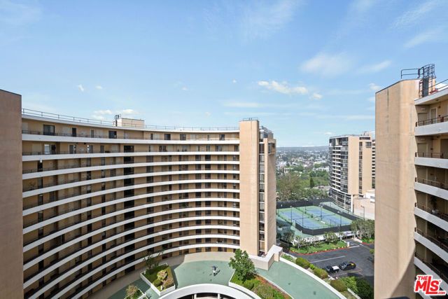 4267 Marina City Dr, Marina Del Rey, CA 90292