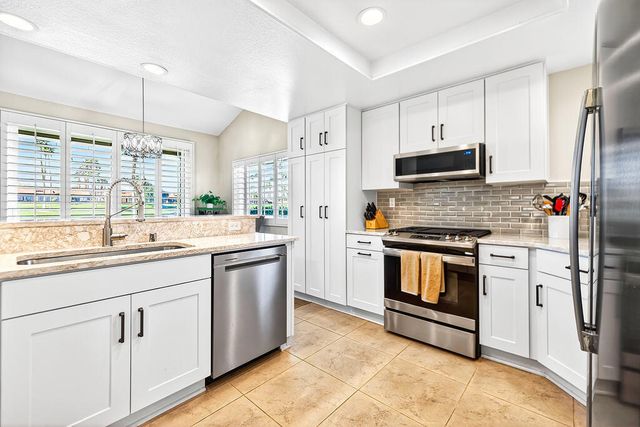 38405 Plumosa Circle, Palm Desert, CA 92211