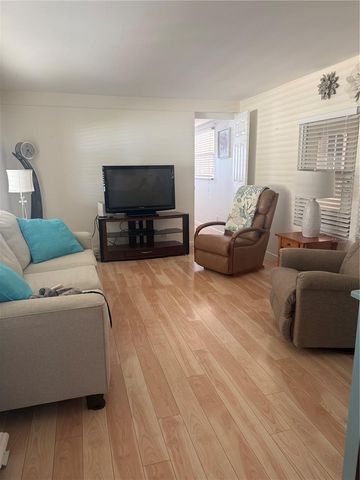 716 CAREFREE, Venice, FL 34285