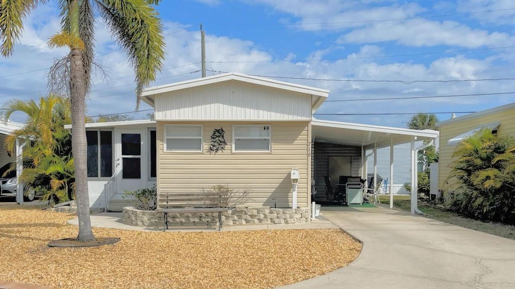 716 CAREFREE, Venice, FL 34285