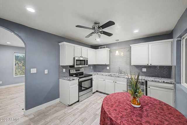4307 E SOUTHERN Avenue, Phoenix, AZ 85042