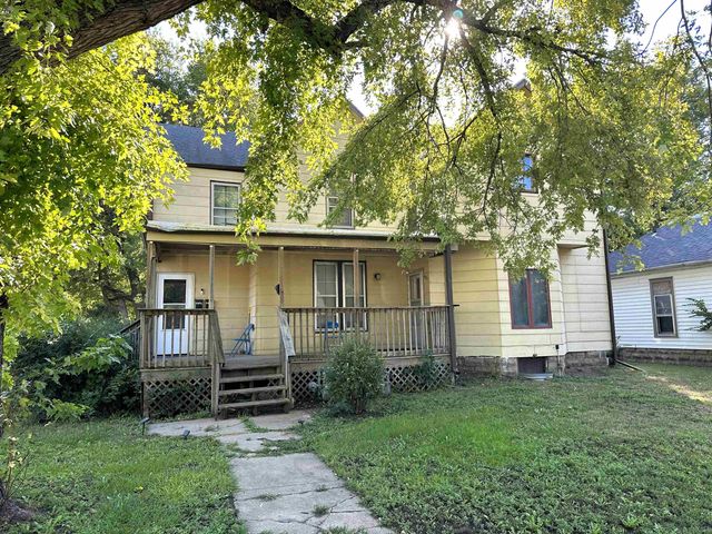 401 S 10th St, Salina, KS 67401