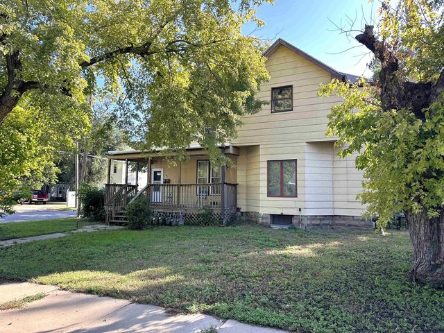 401 S 10th St, Salina, KS 67401
