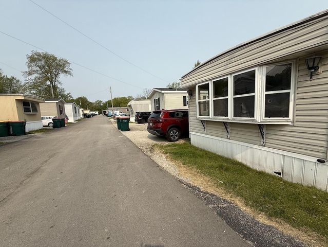 8481 S 5th Avenue #4B, Oak Creek, WI 53154