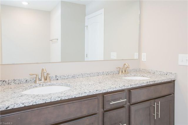 218 Crane Creek Way, Lexington, NC 27295
