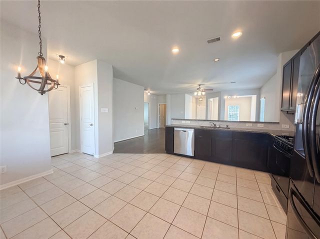 1038 Cash Street, Alvin, TX 77511