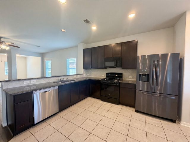 1038 Cash Street, Alvin, TX 77511