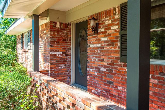 140 & 142 Mountain Laurel Lane, Hot Springs, AR 71913