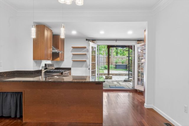 102 Old Harbor Street A, Boston, MA 02127