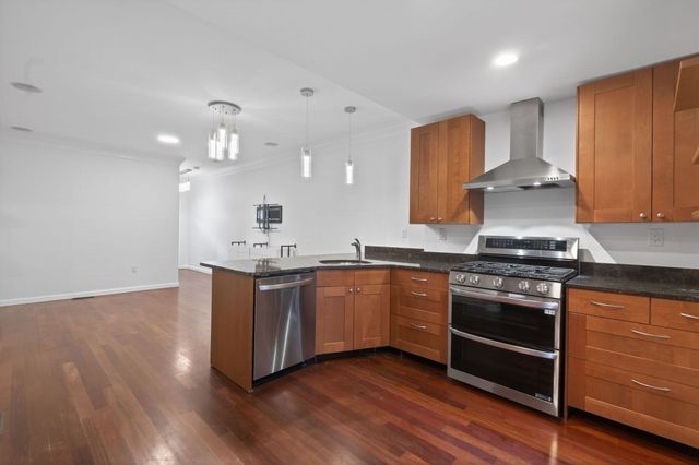 102 Old Harbor Street A, Boston, MA 02127