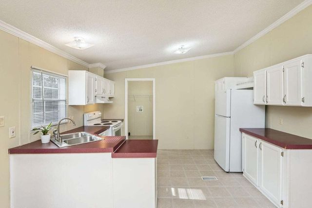 164 E Jonquil Avenue, Defuniak Springs, FL 32433