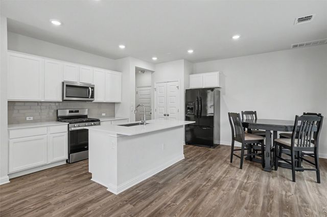 8518 Leroi DR, Austin, TX 78744