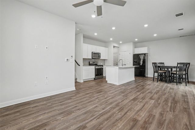8518 Leroi DR, Austin, TX 78744