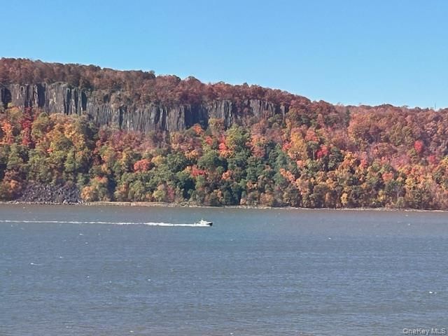 27 Maple Avenue 3B, Hastings-on-hudson, NY 10706