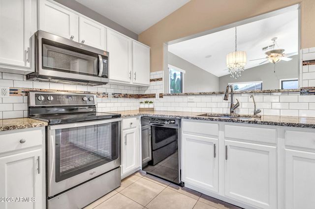 30178 N CORAL BEAN Drive, San Tan Valley, AZ 85143