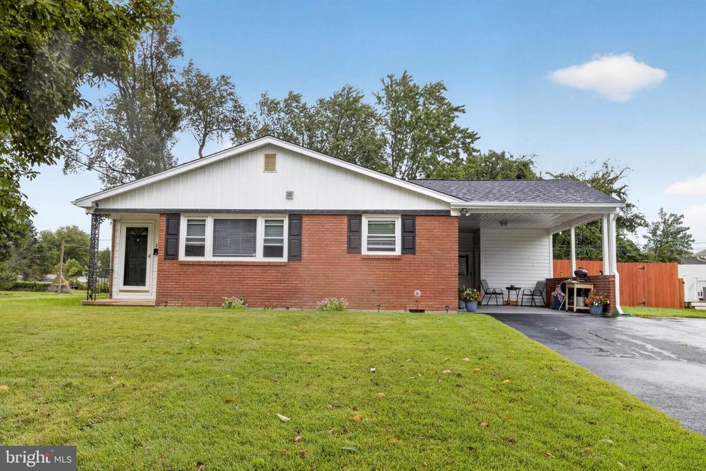 219 GORDY PL, New Castle, DE 19720 — photo 2