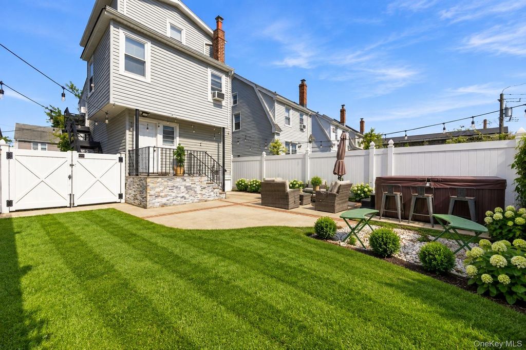 219-24 130 Drive, Springfield Gardens, NY 11413 — photo 2