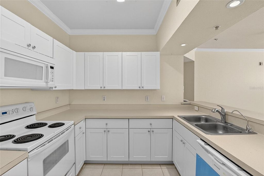 Image 11 of property listing at 5125 PALM SPRINGS BOULEVARD 4107, Tampa, FL 33647