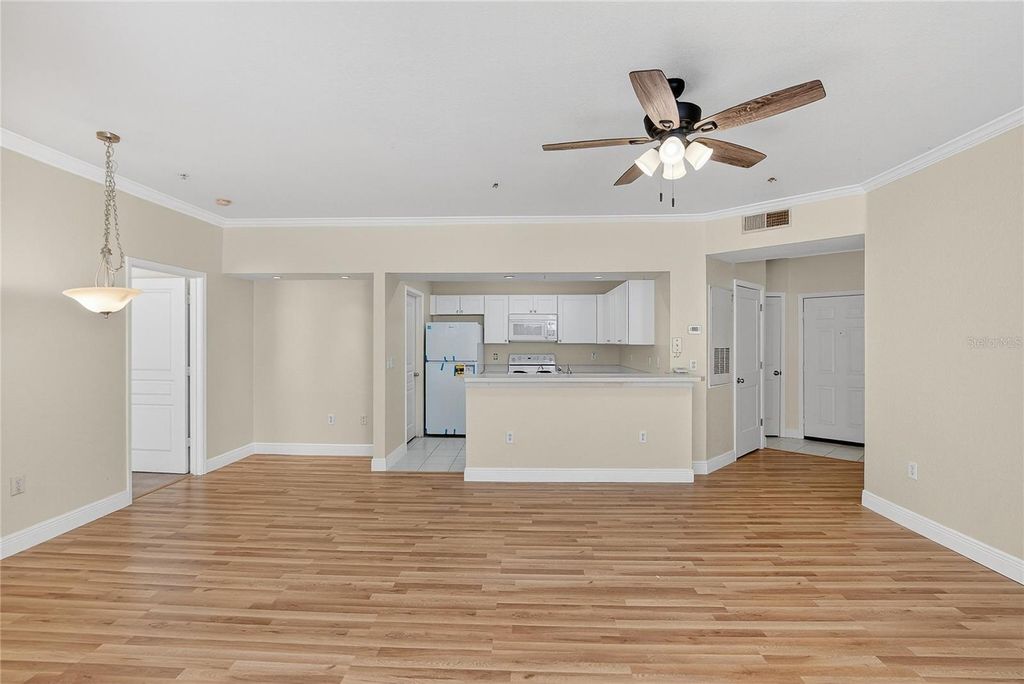 Image 9 of property listing at 5125 PALM SPRINGS BOULEVARD 4107, Tampa, FL 33647