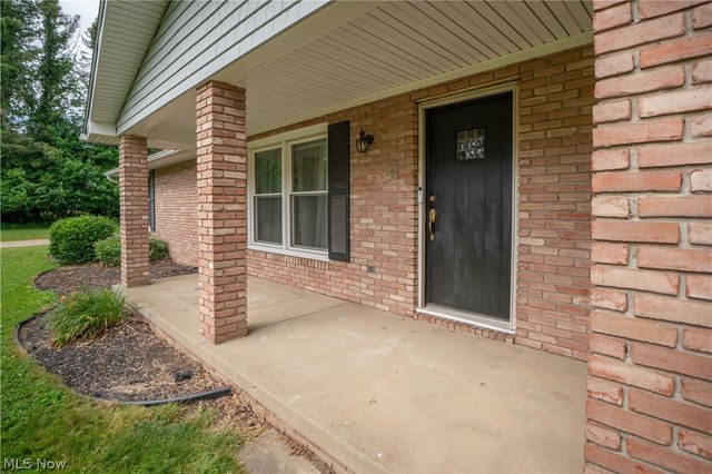 6125 Coyla Avenue NW, Canal Fulton, OH 44614