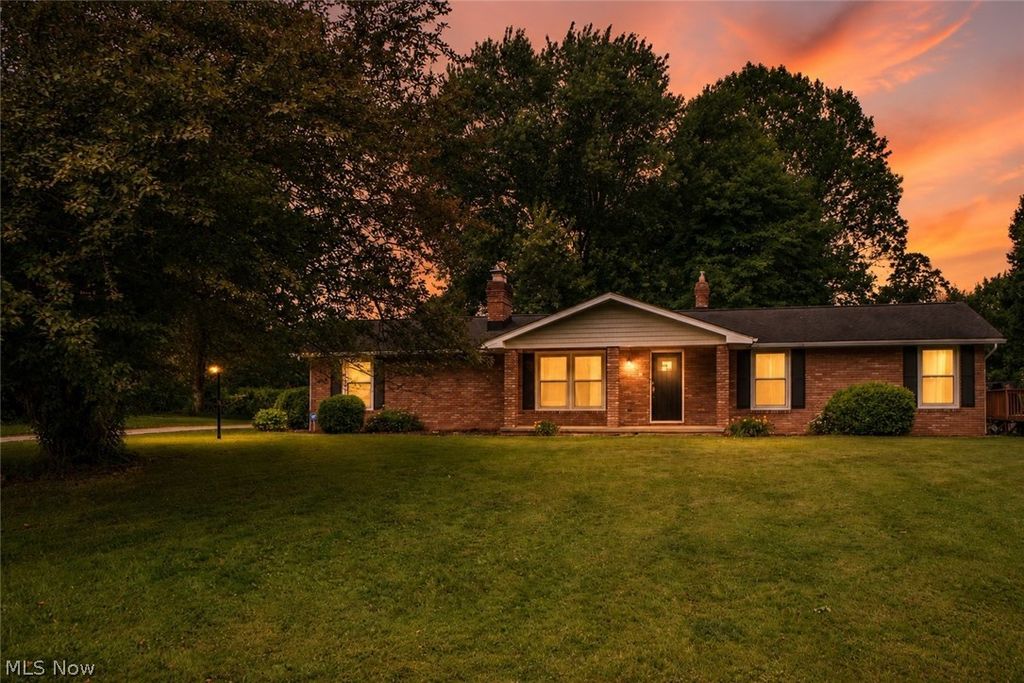 6125 Coyla Avenue NW, Canal Fulton, OH 44614