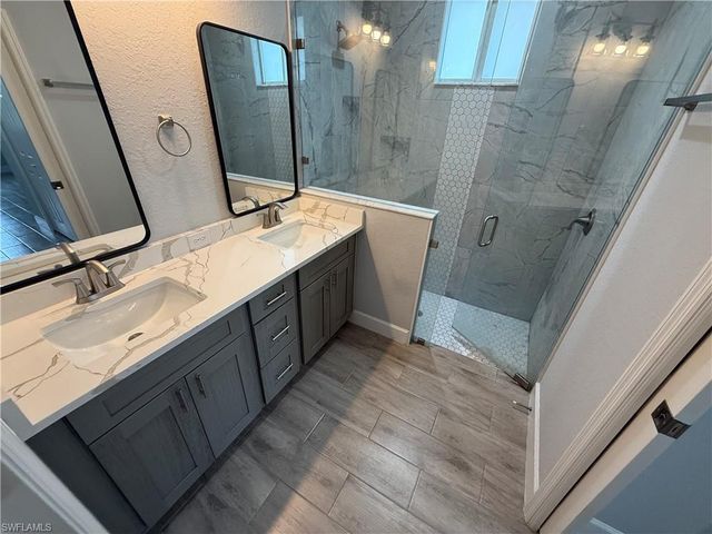 1010 NE 5th AVE, Cape Coral, FL 33909