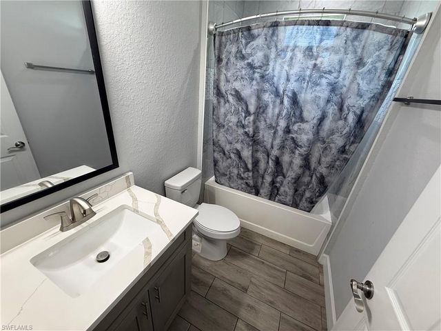 1010 NE 5th AVE, Cape Coral, FL 33909
