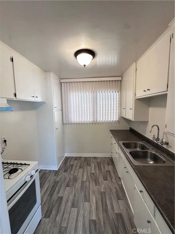 13520 Rye Street, Sherman Oaks, CA 91423