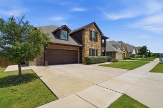 1122 Alderwood Drive, Justin, TX 76247