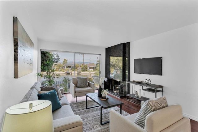 2819 Bayview Dr, Alameda, CA 94501