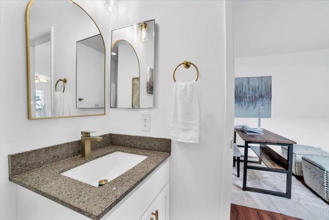 2819 Bayview Dr, Alameda, CA 94501