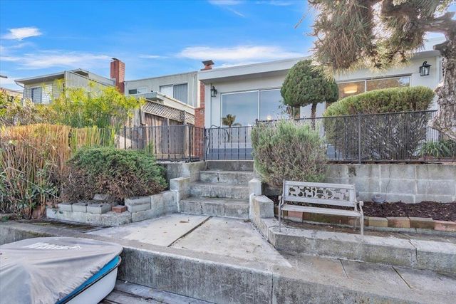 2819 Bayview Dr, Alameda, CA 94501