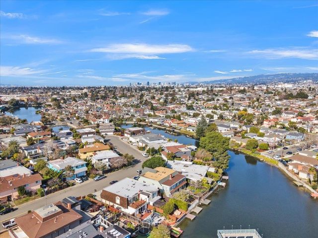 2819 Bayview Dr, Alameda, CA 94501