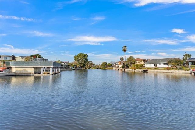 2819 Bayview Dr, Alameda, CA 94501