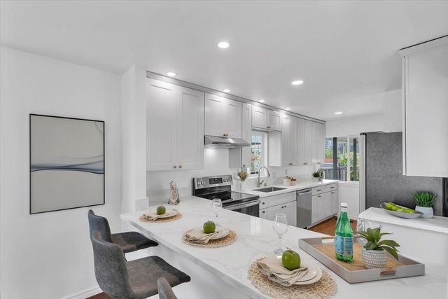 2819 Bayview Dr, Alameda, CA 94501