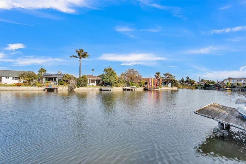 2819 Bayview Dr, Alameda, CA 94501