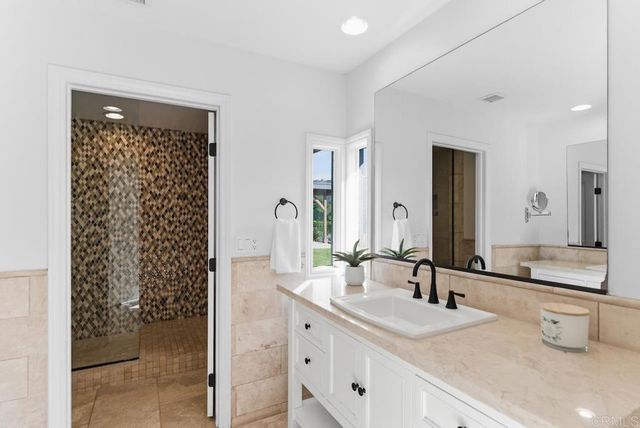 19660 Elfin Gln, Escondido, CA 92029