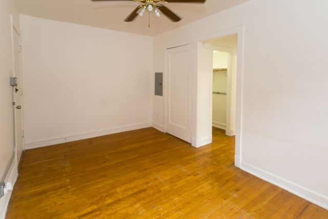 3257 W Wrightwood Avenue 2D, Chicago, IL 60647