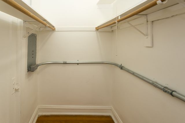 3257 W Wrightwood Avenue 2D, Chicago, IL 60647