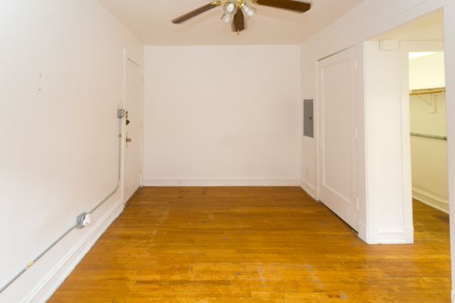 3257 W Wrightwood Avenue 2D, Chicago, IL 60647