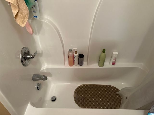 1988 COUNTY ROAD, Alexander City, AL 35010