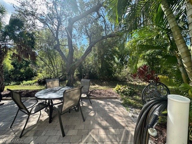 1674 Diamond Lake CIR, Naples, FL 34114