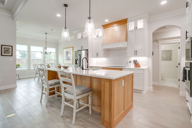 2172 Middlewood Circle, Granbury, TX 76049